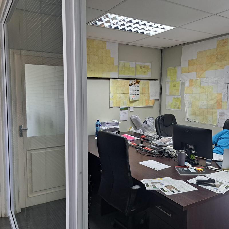 To Let commercial Property for Rent in Neave Industrial Eastern Cape